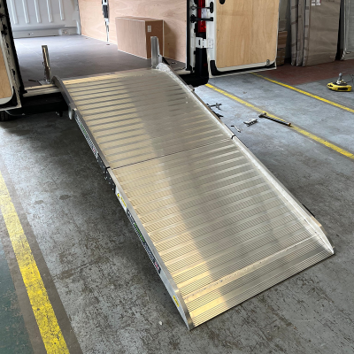 Opvouwbare Laadklep voor Bestelwagens – 3000mm x 800mm